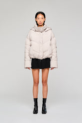 9327 QUILTED BOMBER JACKET WITH REMOVABLE HOOD IN NYLON CREAM - Panna | OOF WEAR